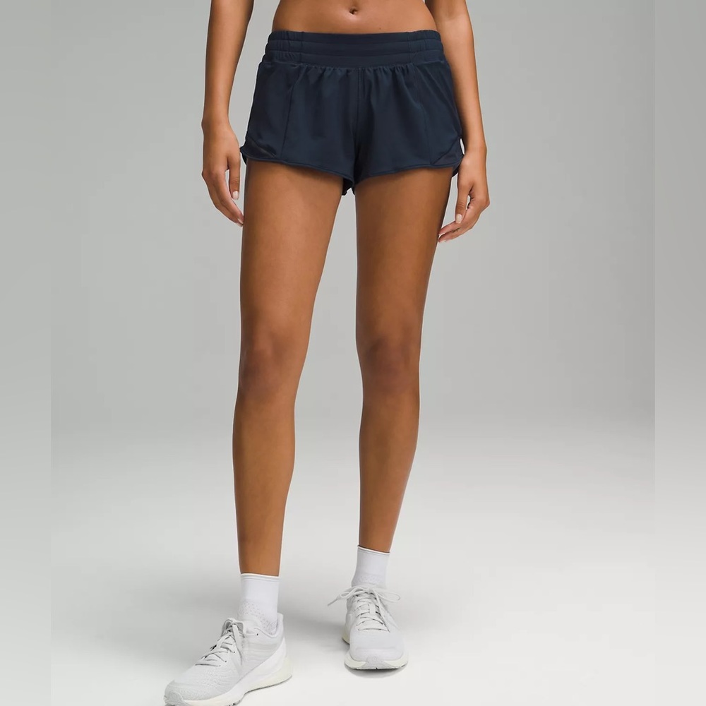 Lululemon Hotty Hot Low-Rise Lined Short 2.5” True Navy size 2